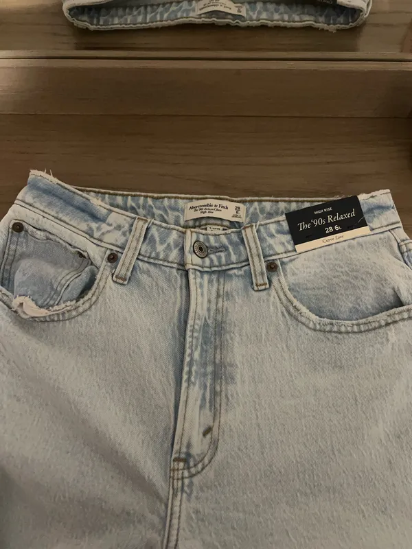 Abercrombie & Fitch "Curve Love" High Rise '90s Relaxed jean - Image 6
