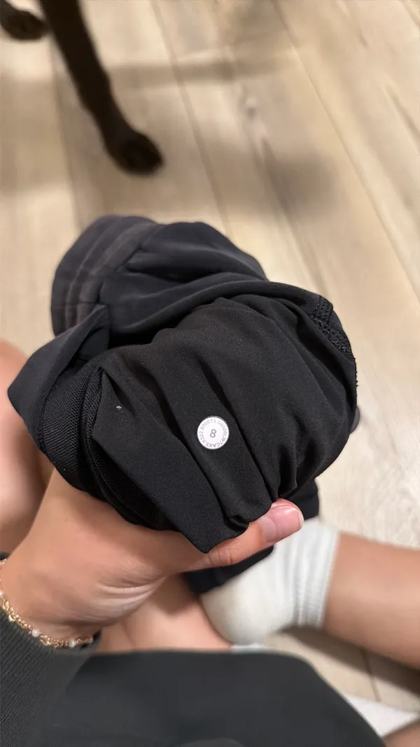 Lululemon Shorts Softstreme High-Rise 4" - Image 3