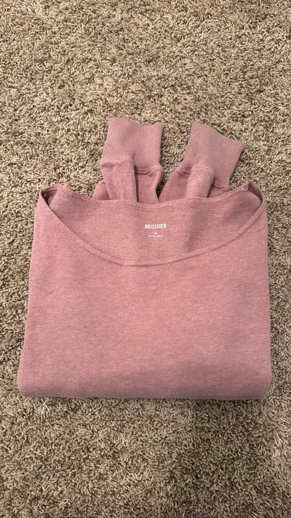 Hollister off the shoulder long sleeve sweatshirt - Image 3