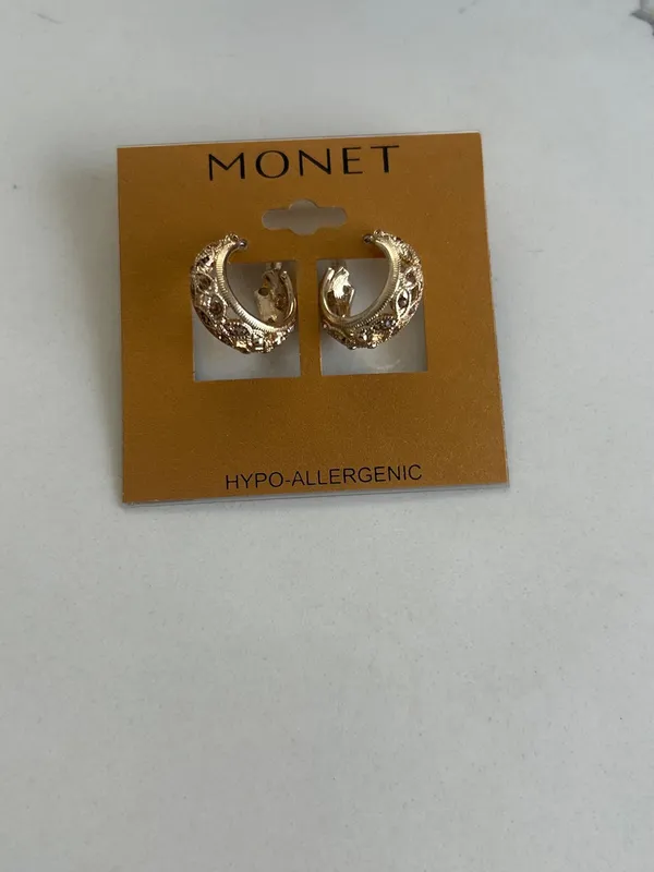 Monet yellow gold-tone crescent hoop earrings Hypoallergenic NEW - Image 3