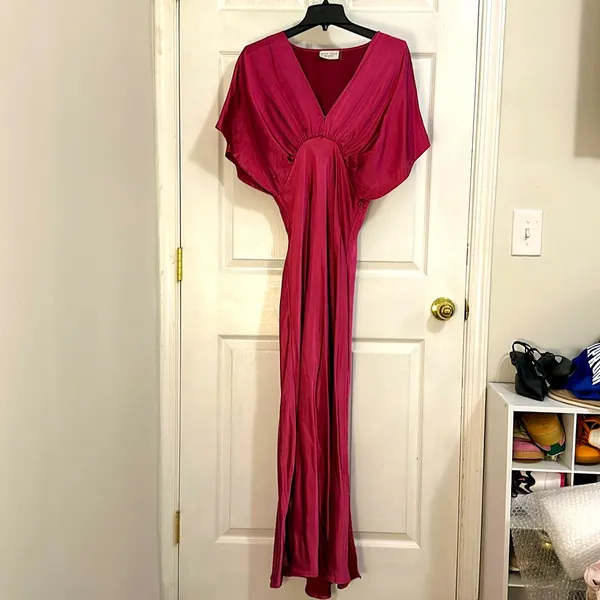 Dress Forum Magenta Satin Maxi Dress - Image 4
