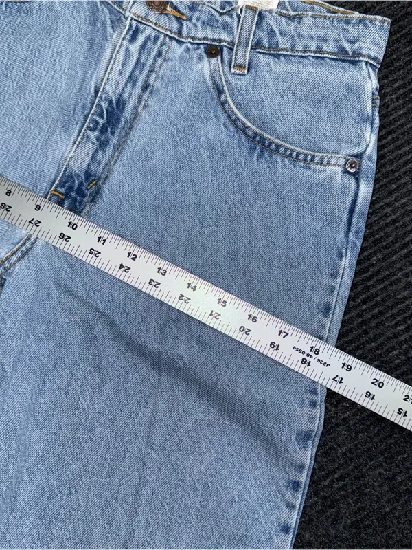 Vintage 90s Levi’s 550 Relaxed Student Fit Denim Shorts Sz 26 (tag 29) Jorts - Image 10
