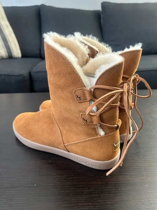 Koolaburra by Ugg Shazi short boot color chestnut - Image 3