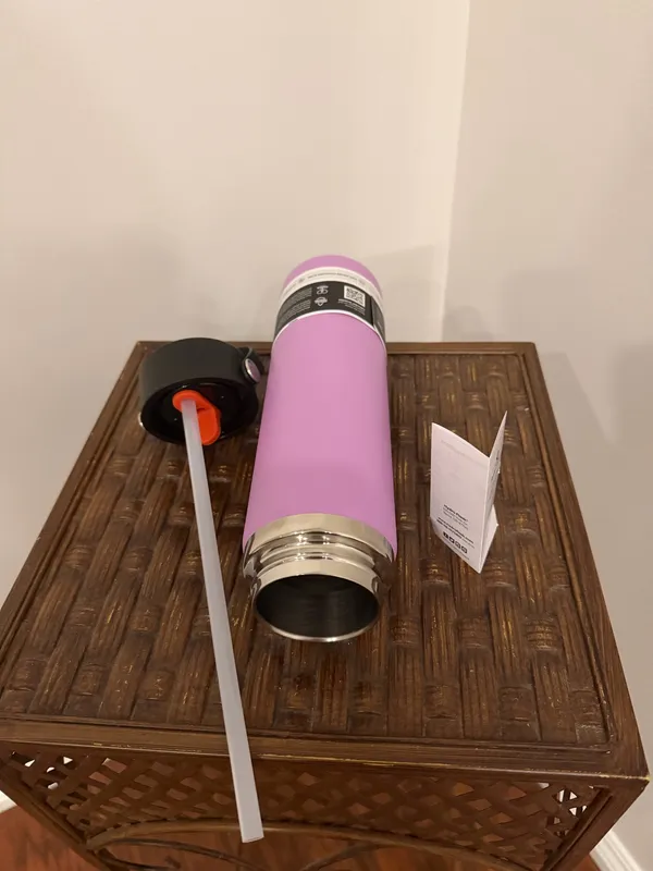 New Hydro Flask Water Bottle 24oz Purple - Image 4