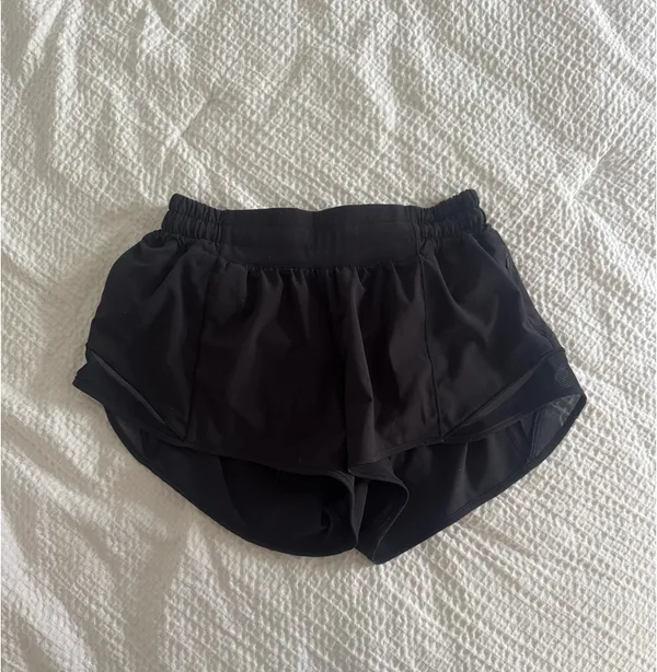Lululemon Hotty Hot Shorts 2.5" Low-Rise - Image 2