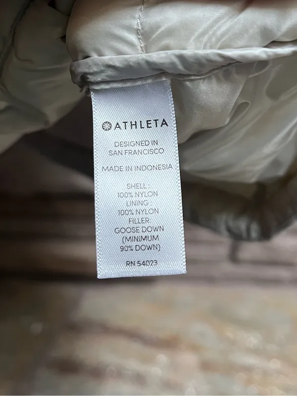 Athleta Banner Peak Down Vest 800 fill Moonlight Grey SIZE small 350856 N0114 - Image 7