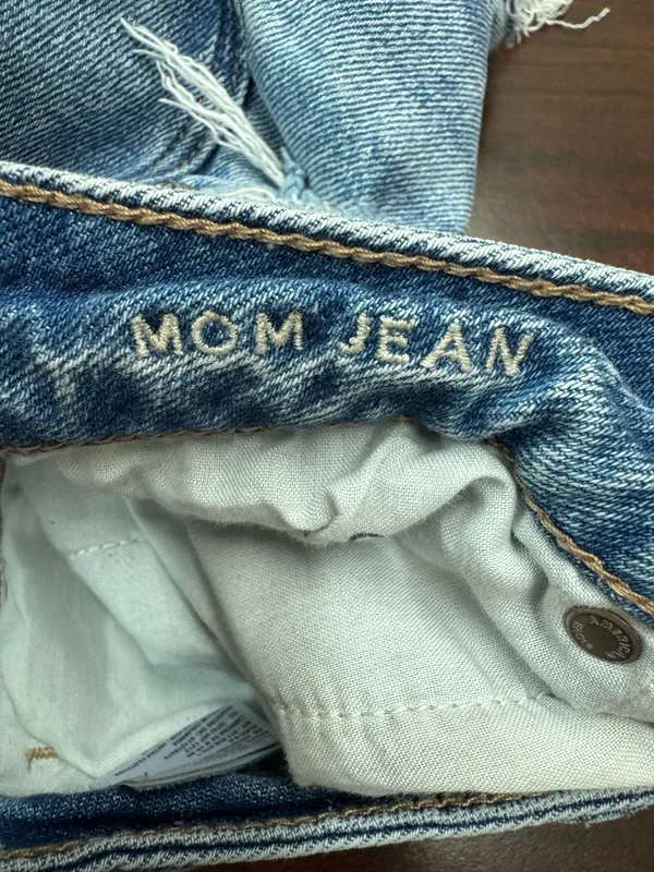 American Eagle Stretch Distressed Mom Jeans Size 4 Long - Image 6