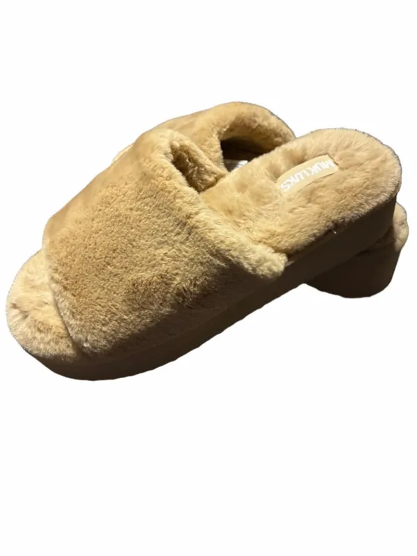 Women's MUK LUKS Faux Fur Slippers Beige Size 7.5 - Image 2