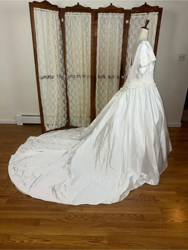 Beautiful Vintage 90s Mon Cheri White Satin Wedding Gown - Image 3