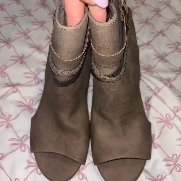 Maurices Brown Women's Oped Toe Heel Boots size 10 - Image 5