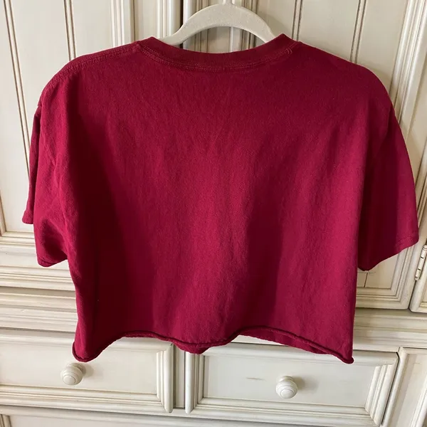 Women’s Tilly’s Full Tilt Burgundy Loose Fitting Scoop Neck Cropped T-shirt Sz M - Image 2