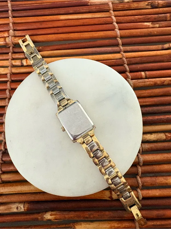 Relic Gold-Tone Women's Rectangular Bracelet Watch with White Dial Needs Battery - Image 7