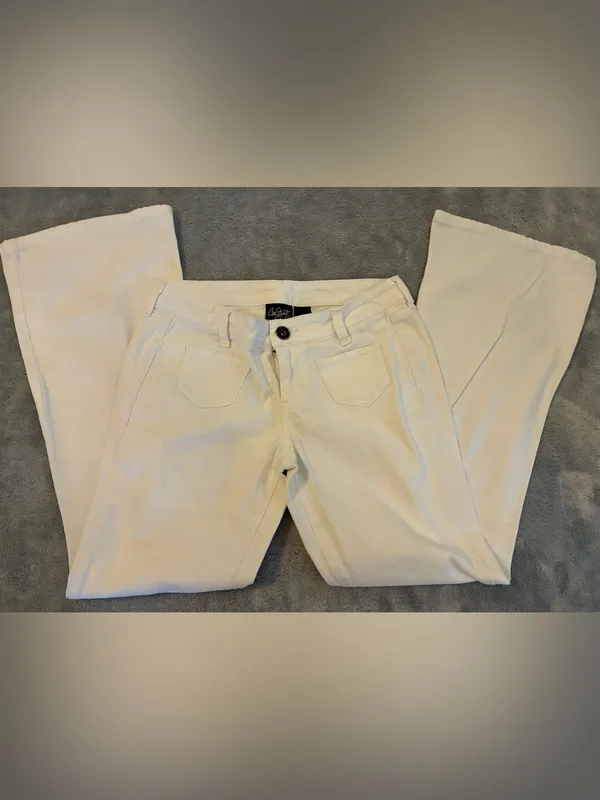 Women’s City Streets White Flared Jeans - Mid Rise Waist Wide Leg Size 7 - Image 2