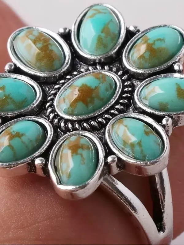 Women’s Gorgeous Vintage Design Stainless Steel Flower Design Ring - Size 7 - Image 4
