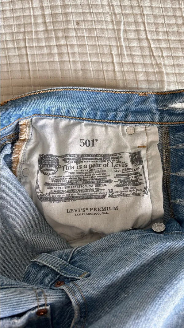 Levi’s 501 Jeans Straight Leg Button Fly - Image 4