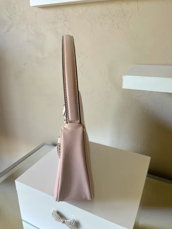 Kendall + Kylie Pink Shoulder Purse NWOT - Image 4