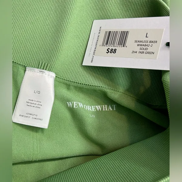 WeWoreWhat Seamless Biker Shorts Large Pilates Girl Green NWT - Image 10