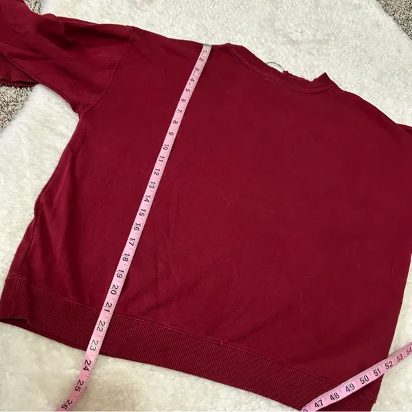5/$30 🎈 Disney the lion king XL choker style sweatshirt - Image 4