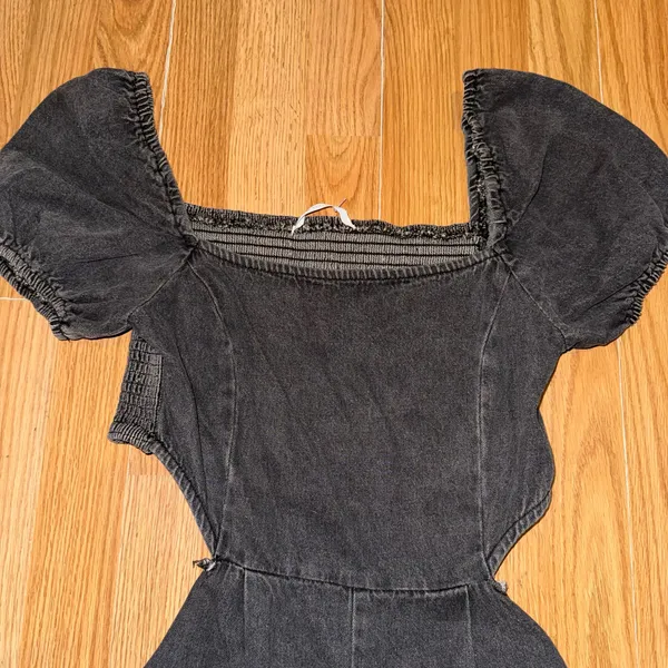 Altar'd State Puff sleeve romper with cut out back - Image 4
