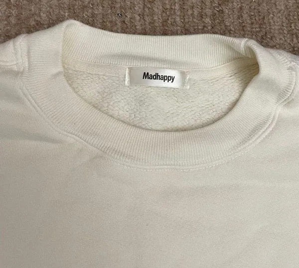 MADHAPPY HEART WHITE SWEATSHIRT SZ MEDIUM M - Image 4