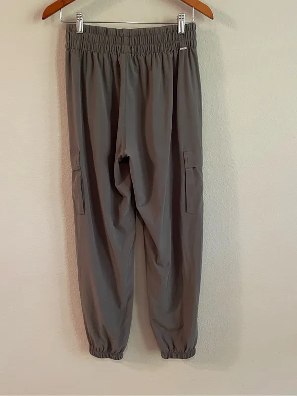 Vuori Dark Gray Villa Cargo Jogger Size M - Image 3