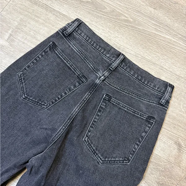 •Abercrombie & Fitch• Ultra High Rise 90s Slim Straight Jeans - Image 3