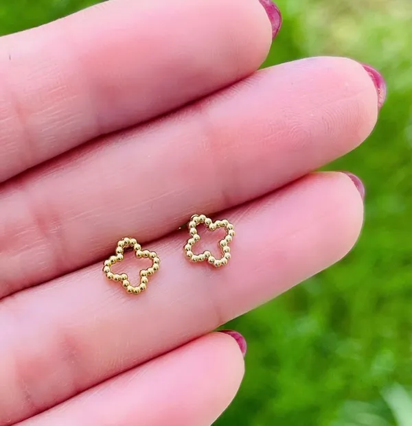 Anthropologie 14K Clover Stud Stacking Earrings - Image 3