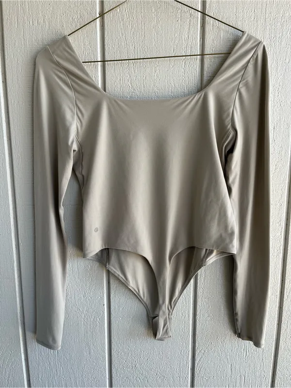 Lululemon Wundermost‎ Nulu Square Neck Long Sleeve Bodysuit Riverstone Gray M - Image 4