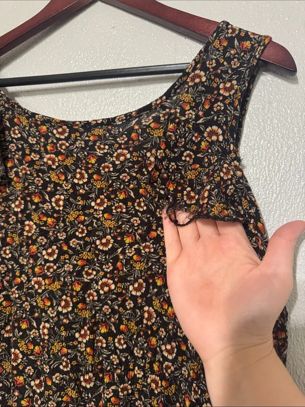 Free Kisses Floral Cold Shoulder Ruffle Blouse Top Black Multi – Size Large READ - Image 5