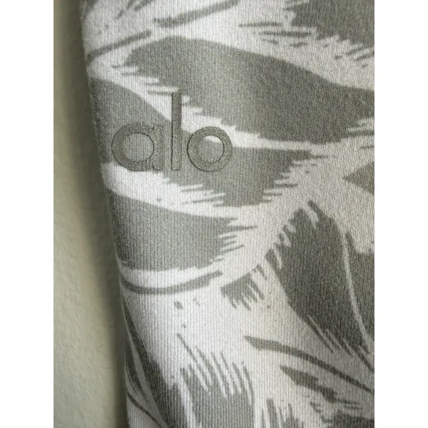 Alo Yoga Women's‎ Palm Springs airbrushed white leggings leaves stripe Sz Small - Image 4