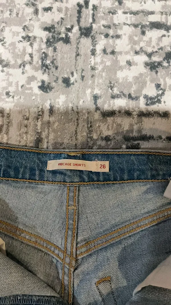 Levi’s Ribcage Shorts Denim - Image 3