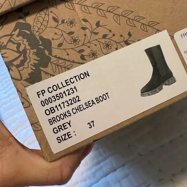 FREE PEOPLE Brooks Chelsea Boots in grey Lug Sole size‎ 37 NWT - Image 6