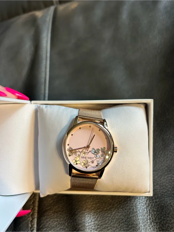 Nine West Women's Quartz Rose Gold-Tone Stainless Steel Mesh Band and Flower‎ Watch, 35mm - Image 7