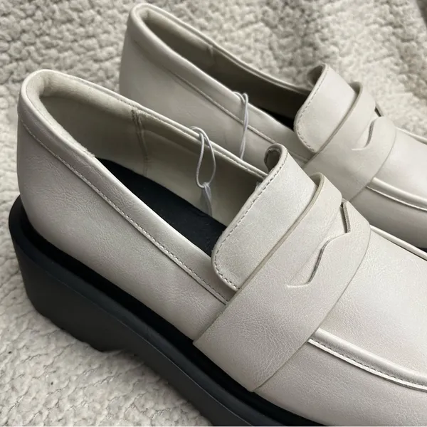 Wild Fable white chunky Y2K platform shoes size 9.5 - Image 2