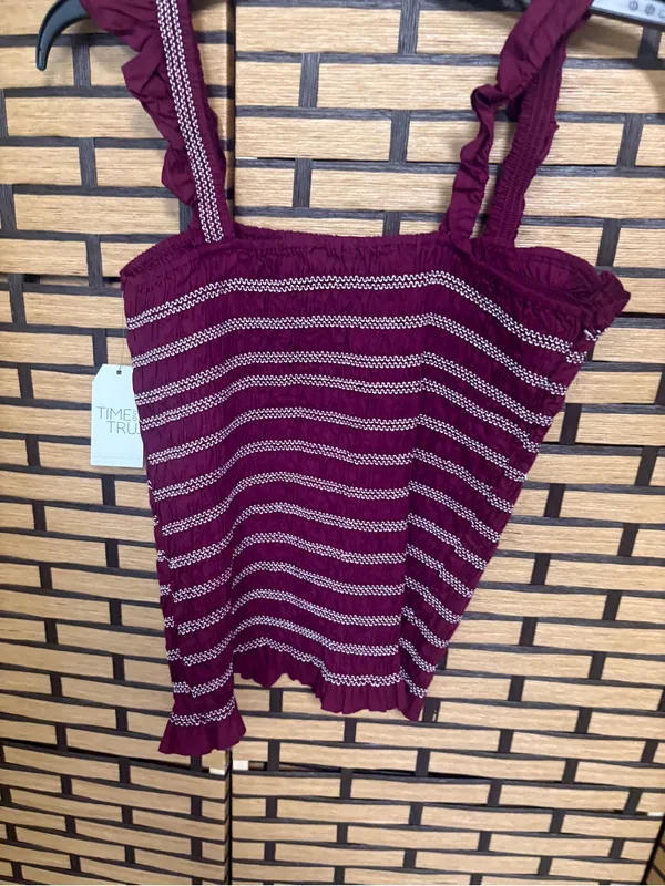 Time and tru burgundy smocked tank top size small - Image 5