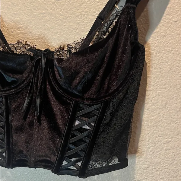 Victoria’s Secret Dream Angels Black Corset Bra Velvet Velour Small Black Goth - Image 4