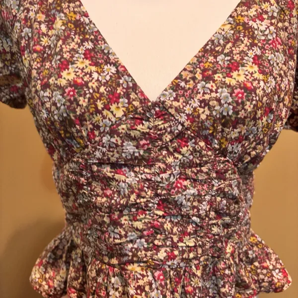 Sim &‎ Sam Brown Floral Ruched Peplum Top Open Back Tie Short Sleeve Size XL - Image 4
