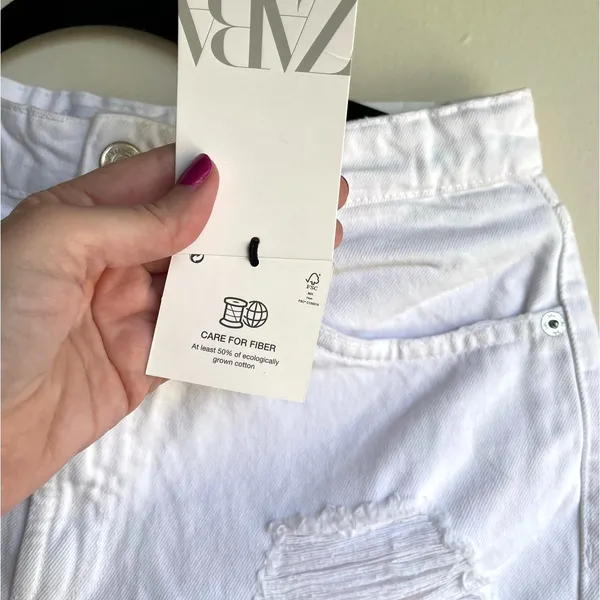NWT 10 Zara White Distressed Denim Ripped High Rise Shorts Boho Festival Grunge - Image 4