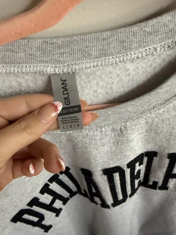 Gildan sweatshirt - Image 2