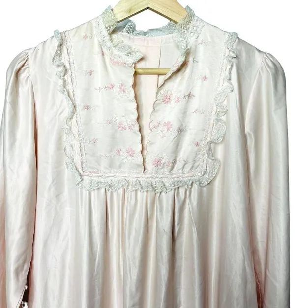 Vintage Pink Satin Long Nightgown Modest Sleepware Embroidered Pockets u Size L - Image 7