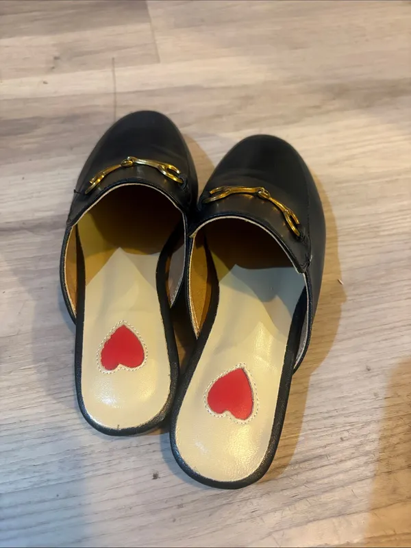 Women’s Black Leather Mule with Gold Horsebit Accent size 4.5 - Image 2