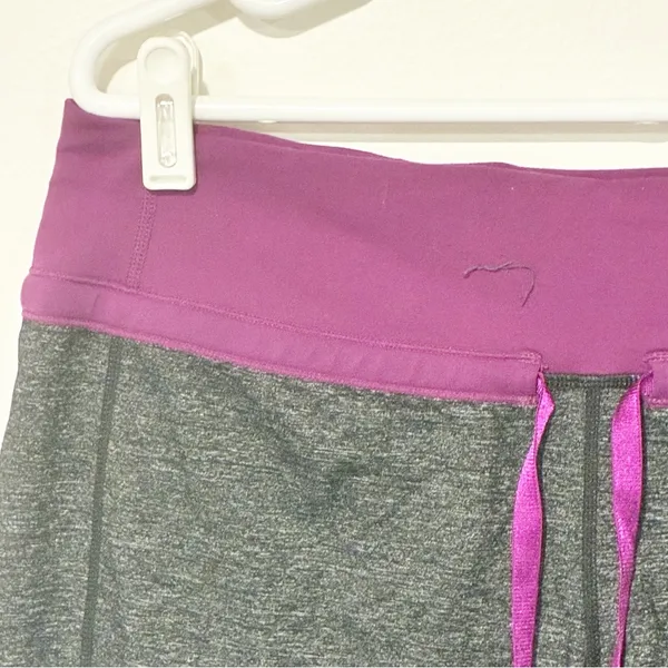 Lululemon Size 10 Grey Purple Trim Drawstring Athletic‎ Shorts - Image 2