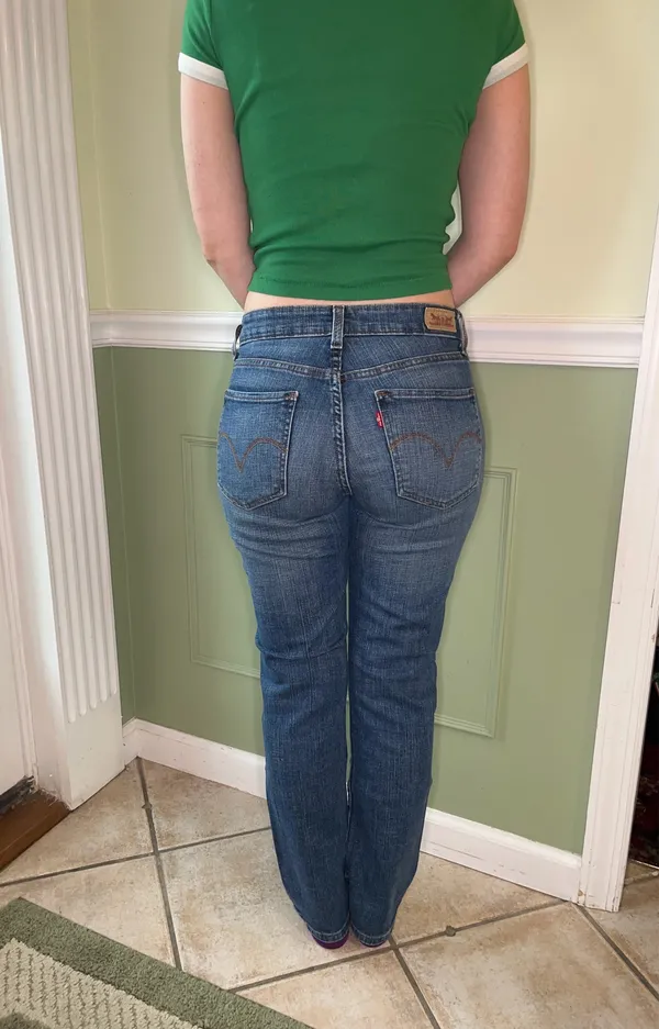 Levi’s mid rise skinny jeans - Image 2