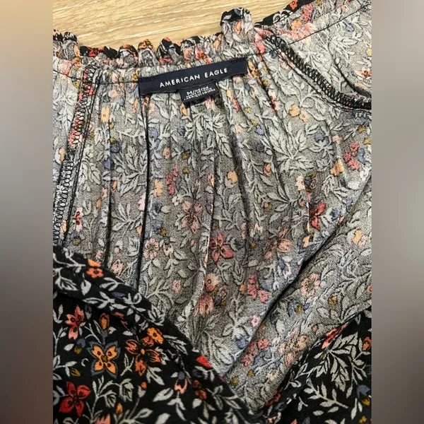 American Eagle Floral Long Sleeve Top - Image 3