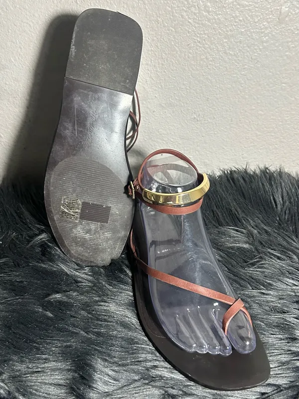 Madewell The Vira Bangle Ankle-Wrap Sandal in Leather Leather Ankle-Strap Flat 8 - Image 12