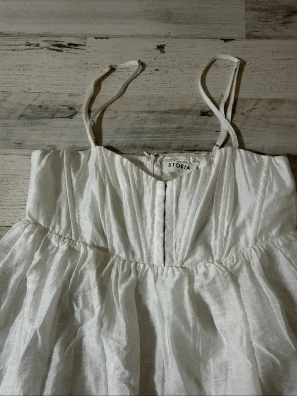 Storia Taylor Bubble Hem Mini Dress - Image 4