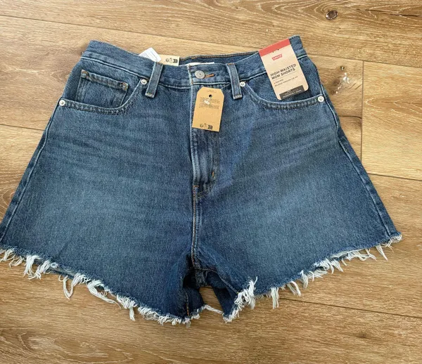 NWT LEVIS MOM Short - Image 3