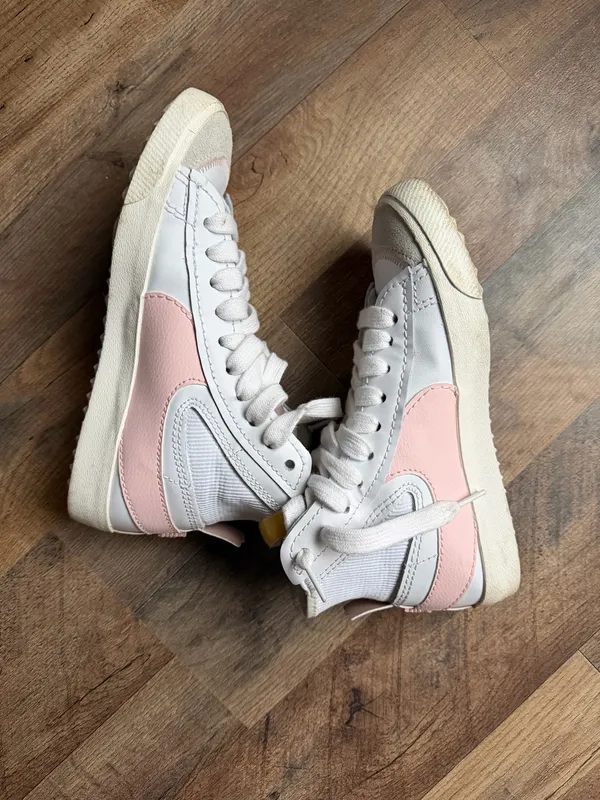nike shoes  - Image 2