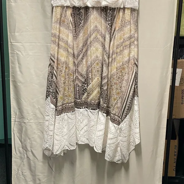 Live and let Live size XL maxi lace Asymmetrical hem - Image 3