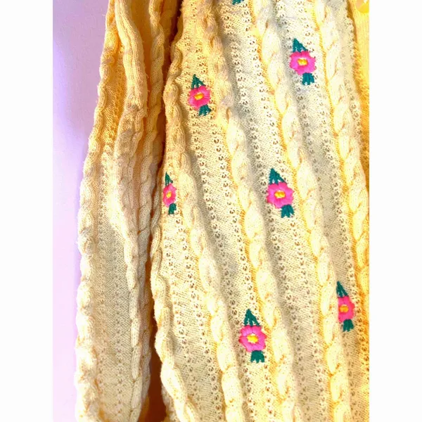 MANGO Flowers Knit Cardigan in yellow with tiny embroidered pink flowers sz. XL - Image 7